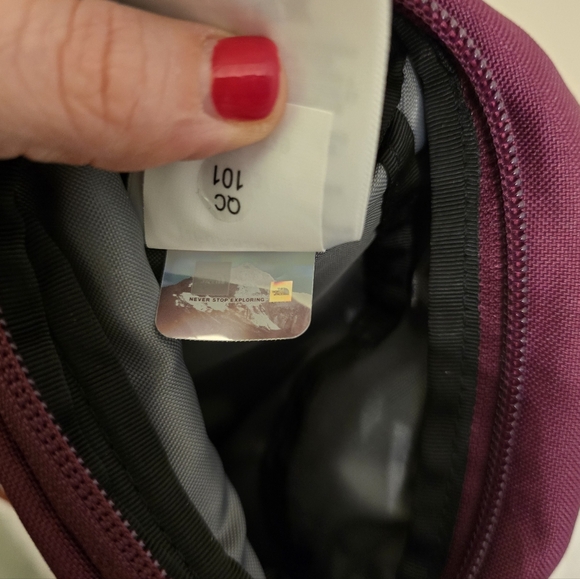 NWOT The North Face Jester Crossbody Bag - Burgundy and Orange - Picture 8 of 8